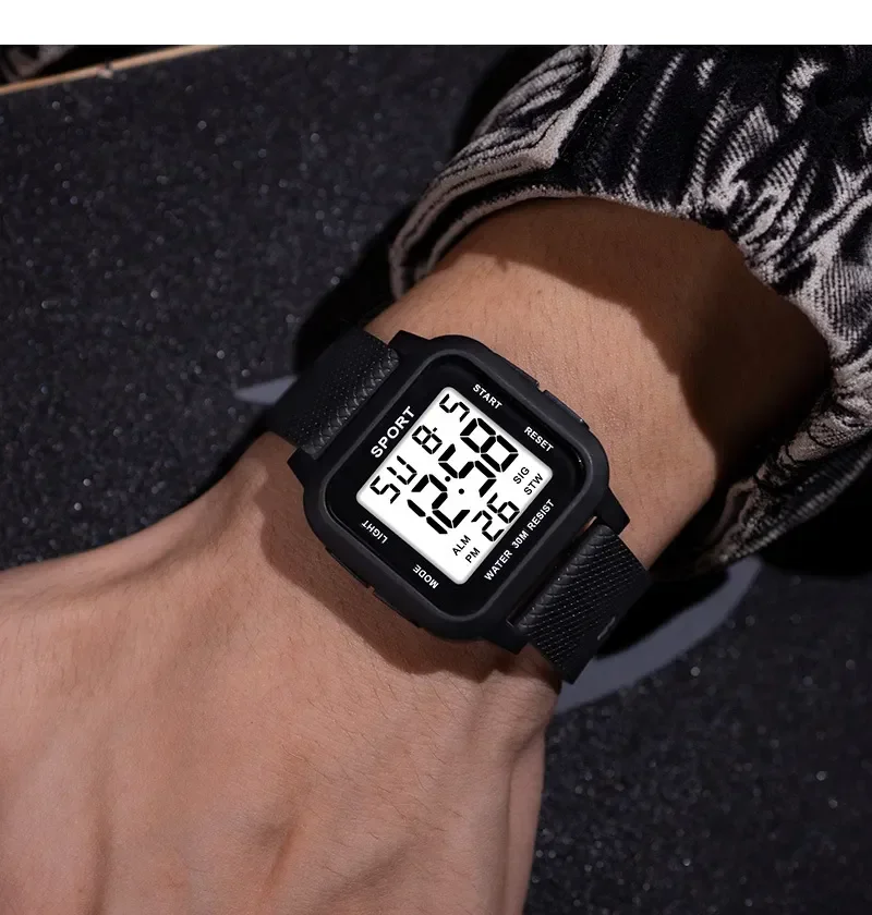 YIKAZE 남자 스포츠 시계 방수 빛나는 남자 디지털 - Electronics Gadgets For Men 리뷰 및 가격